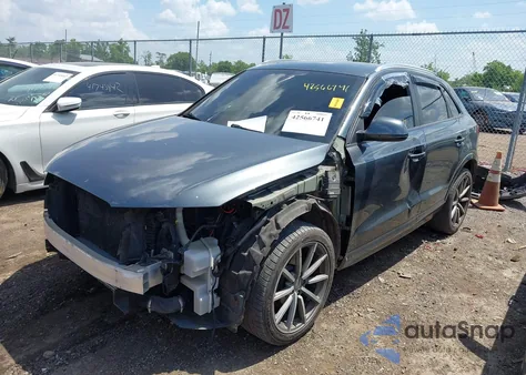 2018 Audi Q3 2.0T Premium/2.0T Sport Premium z USA, uszkodzony, nr VIN WA1ECCFS1JR028856